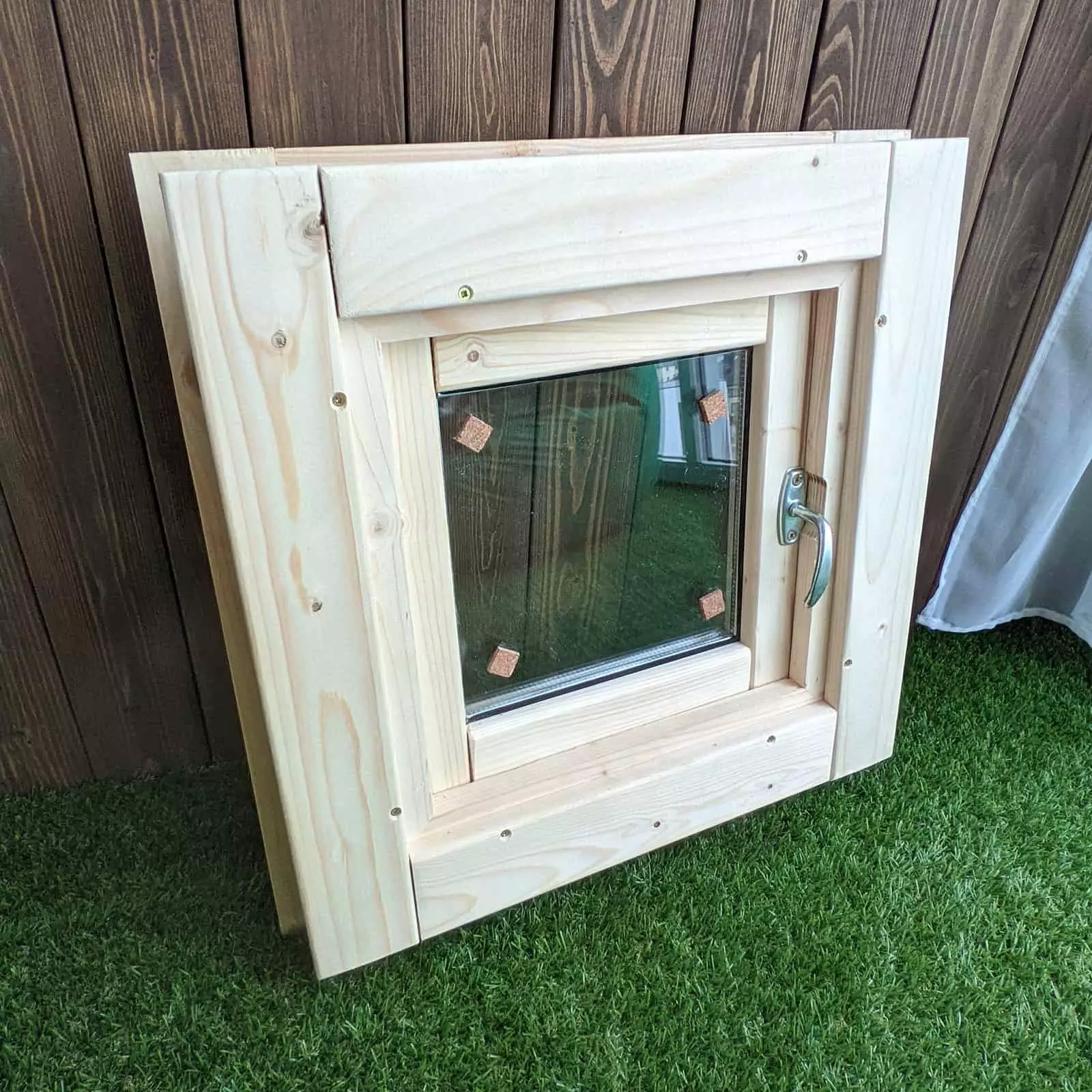 Окно деревянное 40*40см (по коробке)